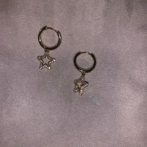 ⭐️Kendra Scott Jae Star Huggies ⭐️